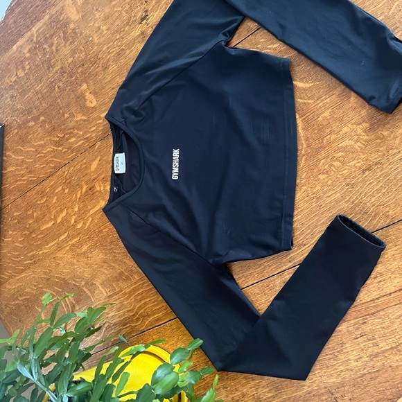 Gymshark Black Long Sleeve Crop Top - Picture 3 of 6